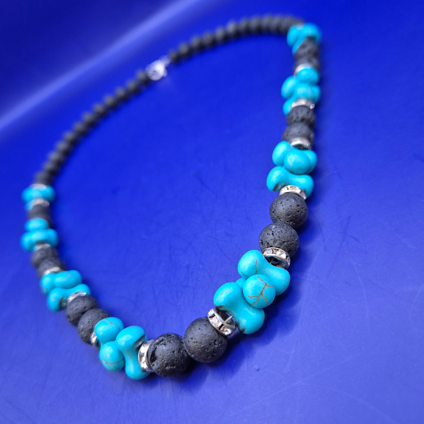Boho Lavastein Kette mit Türkis Elementen und Strass