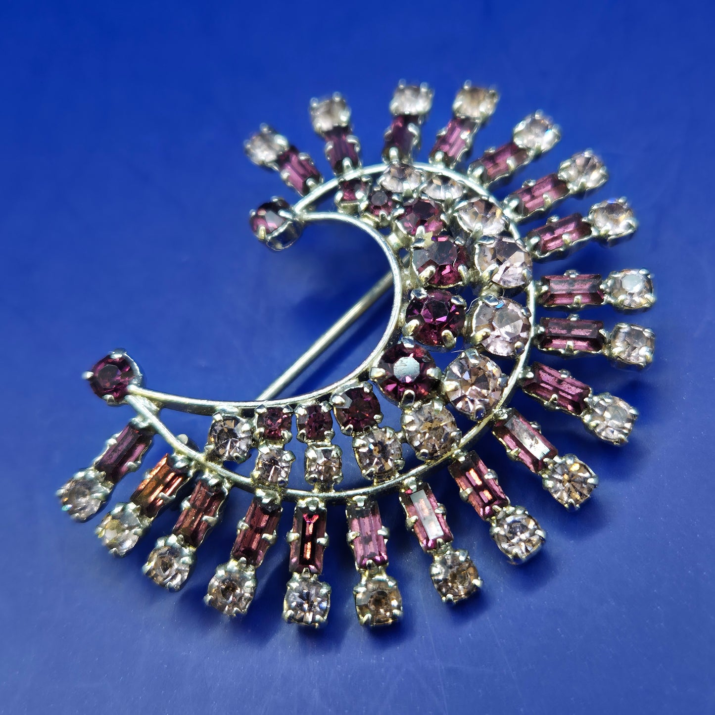 Vintage Brosche Strass LILA | Funkelnde Halbmond Brosche Mode Schmuck