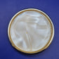Elegante Vintage Brosche Perlmutt Optik Goldfarben Rund