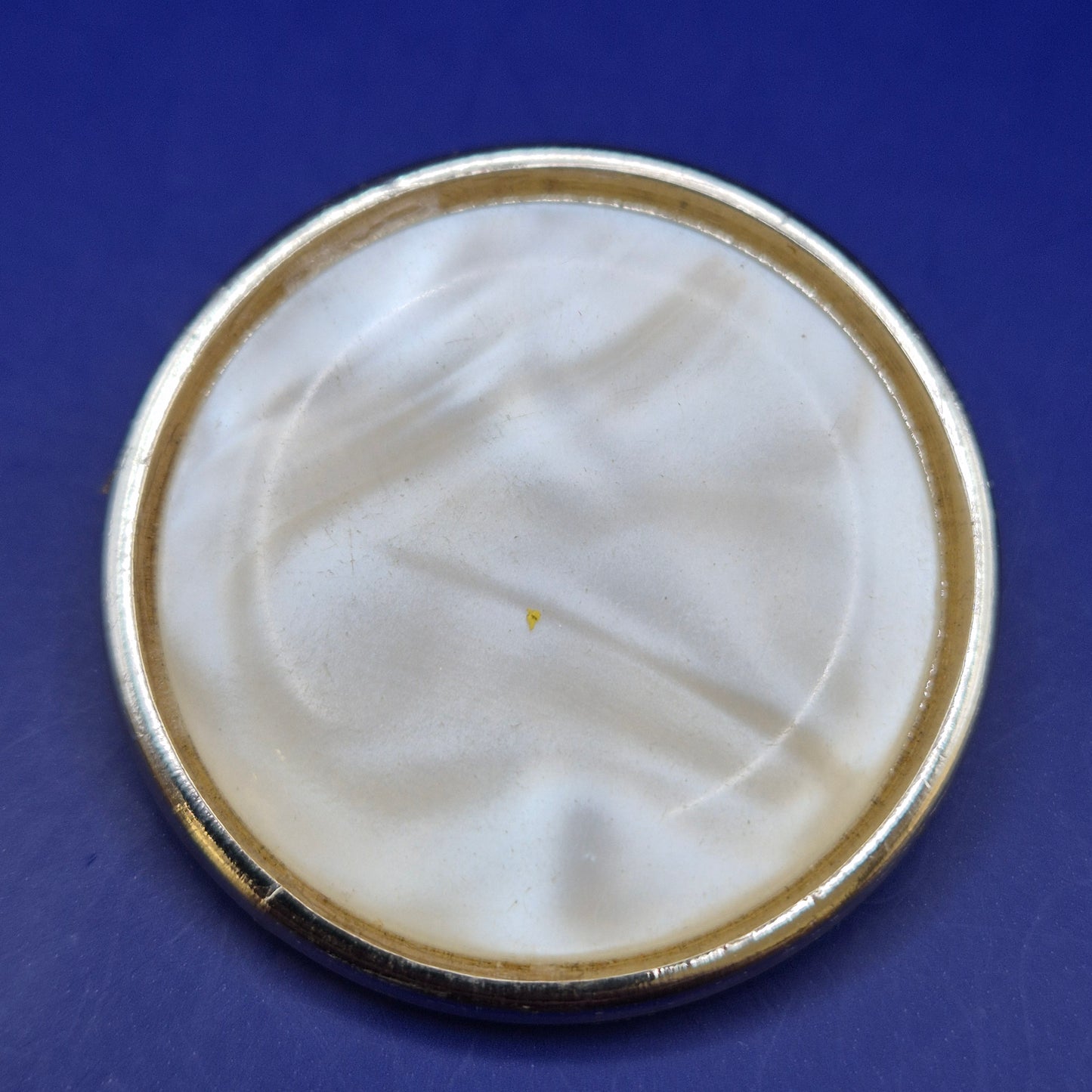 Elegante Vintage Brosche Perlmutt Optik Goldfarben Rund