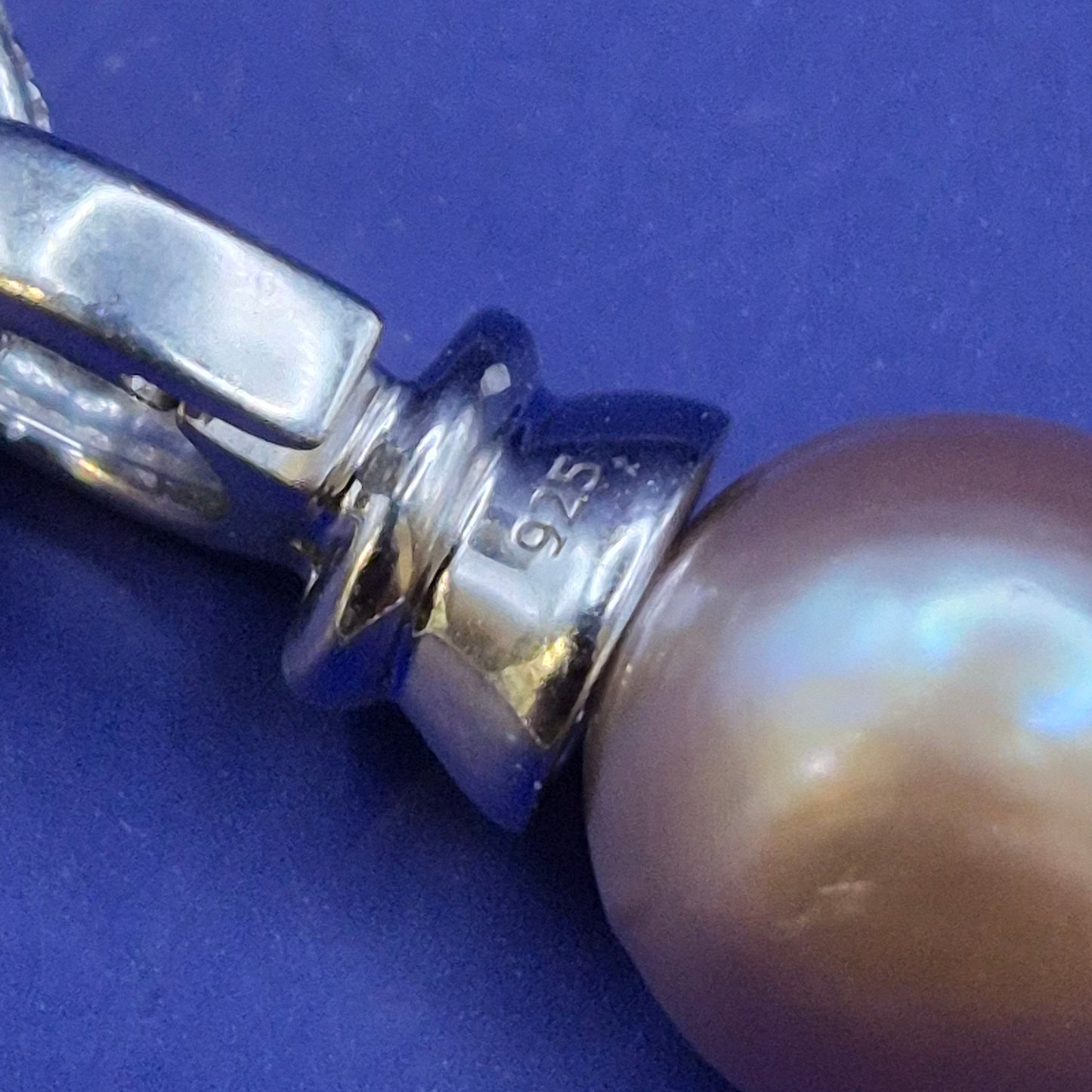 Elegante Perlenkette mit großen Naturperlen und 925er Silber Verschluss