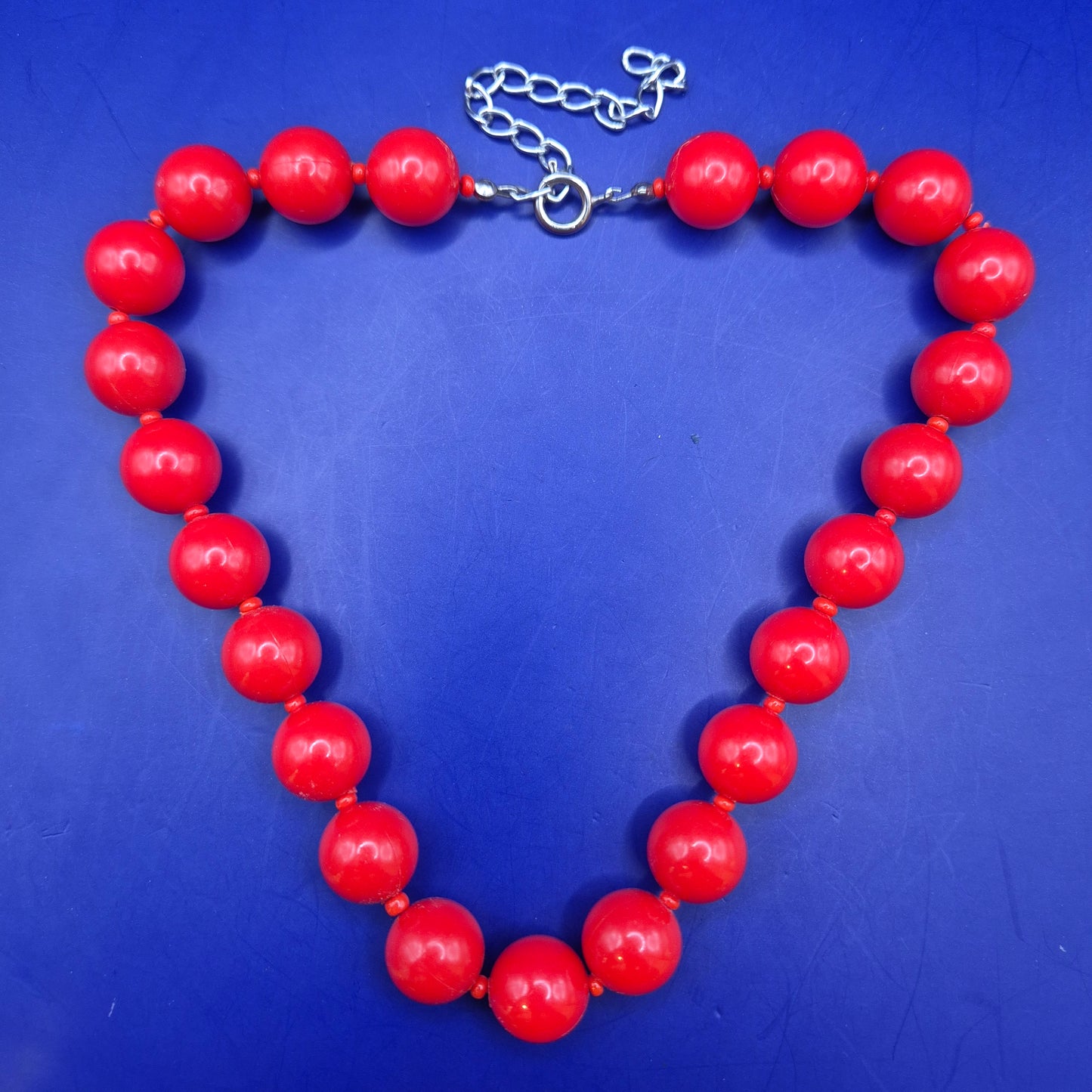 Vintage Halskette Damen mit großen roten Perlen, auffälliger Modeschmuck