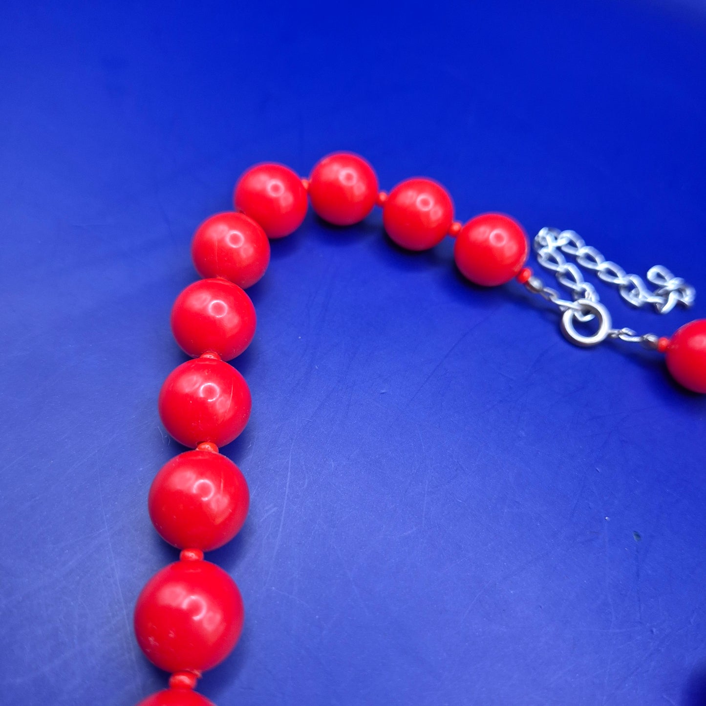 Vintage Halskette Damen mit großen roten Perlen, auffälliger Modeschmuck