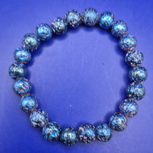 Irisierendes Lavastein Armband - Schillernde Perlen für einen mystischen Look