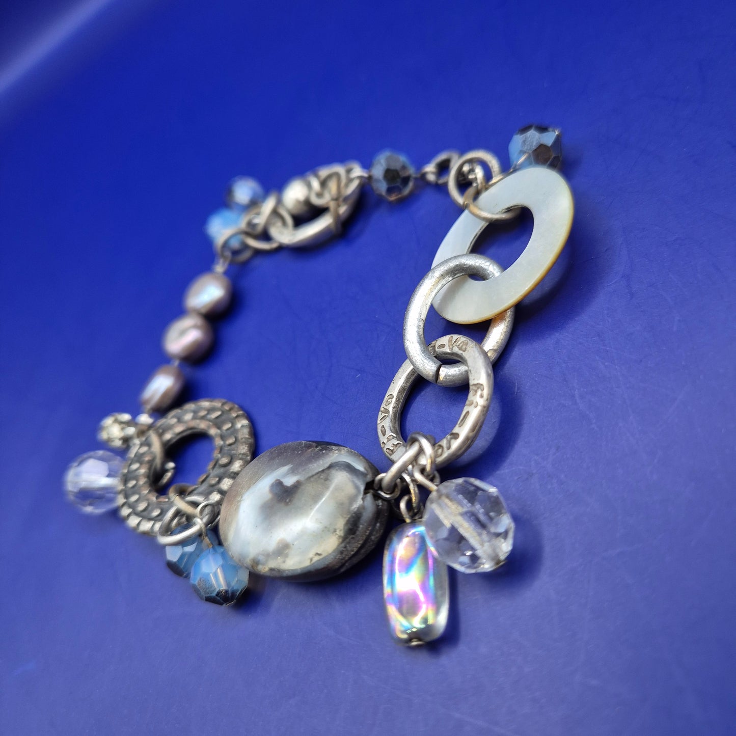 Vintage Statement Armband mit Perlen, Perlmutt und blauen Akzenten