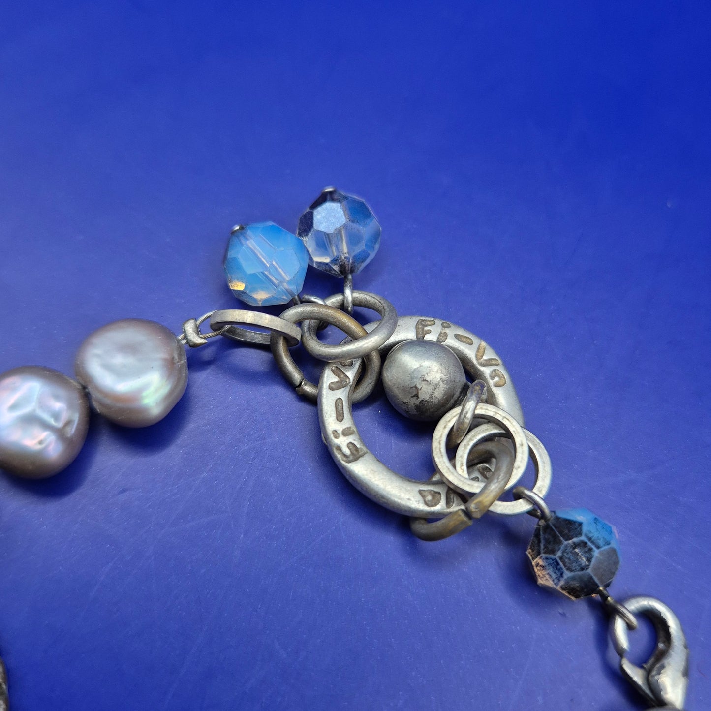 Vintage Statement Armband mit Perlen, Perlmutt und blauen Akzenten