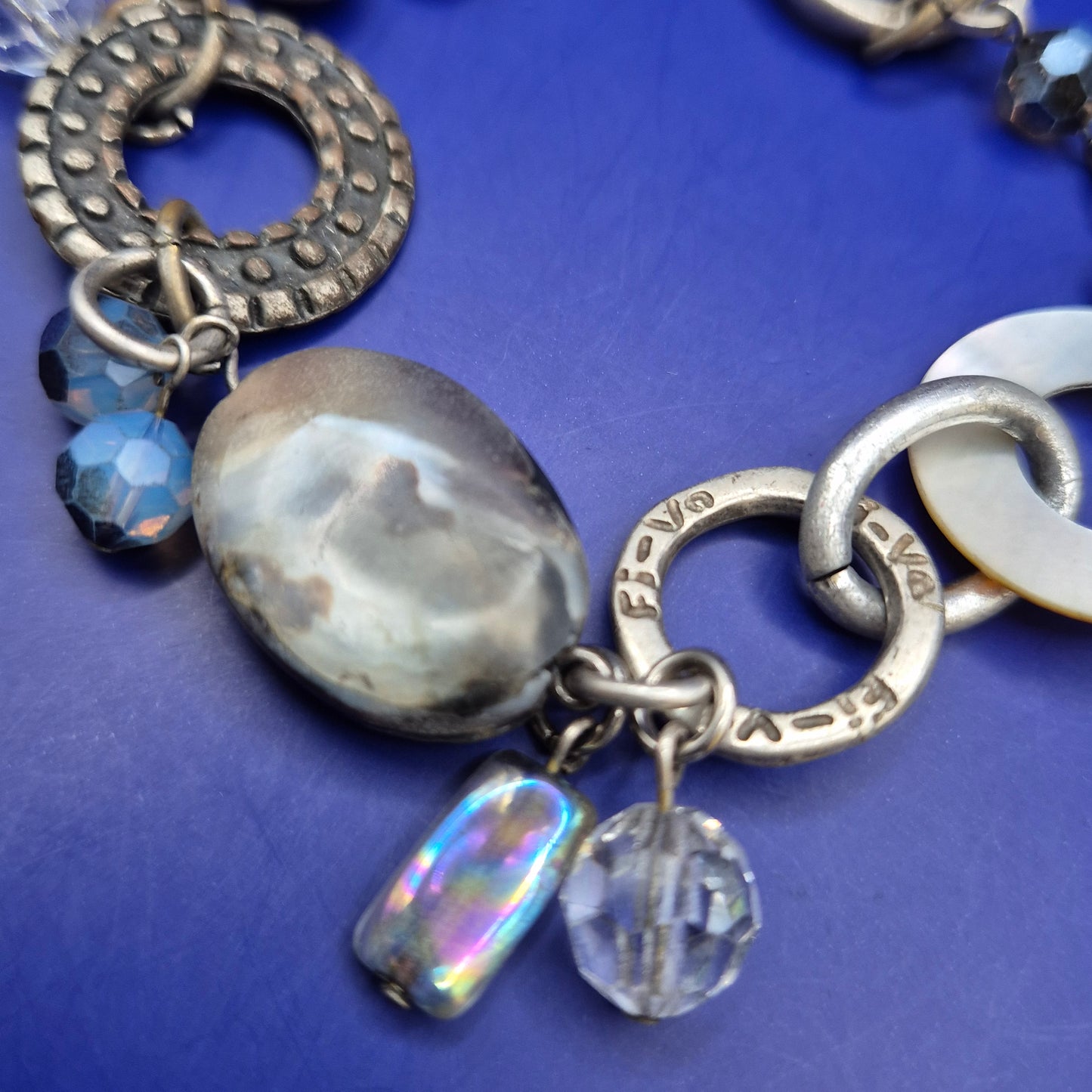 Vintage Statement Armband mit Perlen, Perlmutt und blauen Akzenten