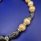 Exquisite Vintage Perlenkette mit antikem Skarabäus-Anhänger Goldfarben
