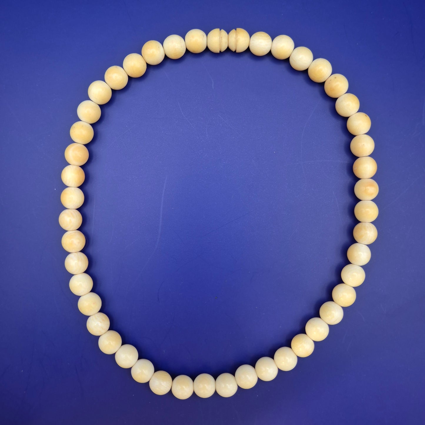 Elegante Vintage Perlenkette mit Verlauf in Creme