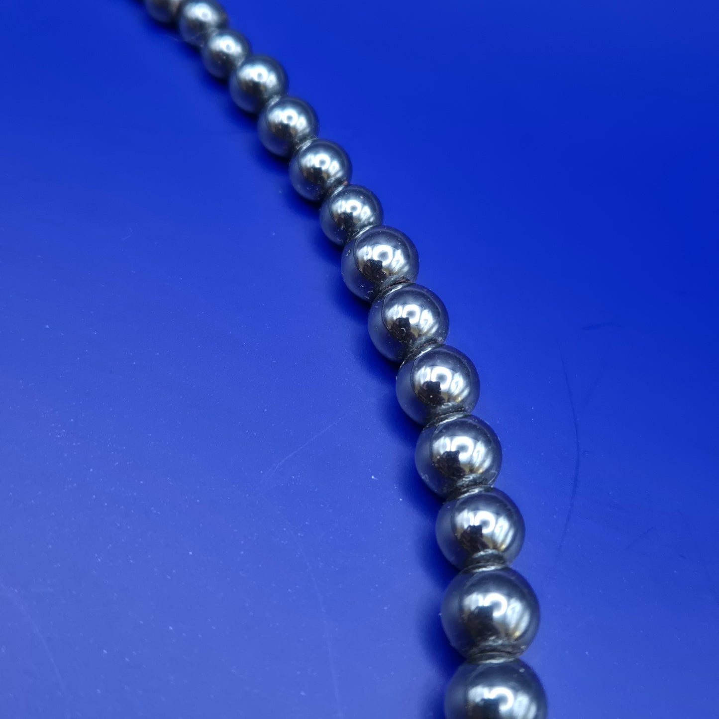 Elegante Vintage Perlenkette mit Hämatit-Elementen