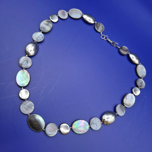 Elegante Perlmutt Ketten Collier in schillernden Farben Vintage