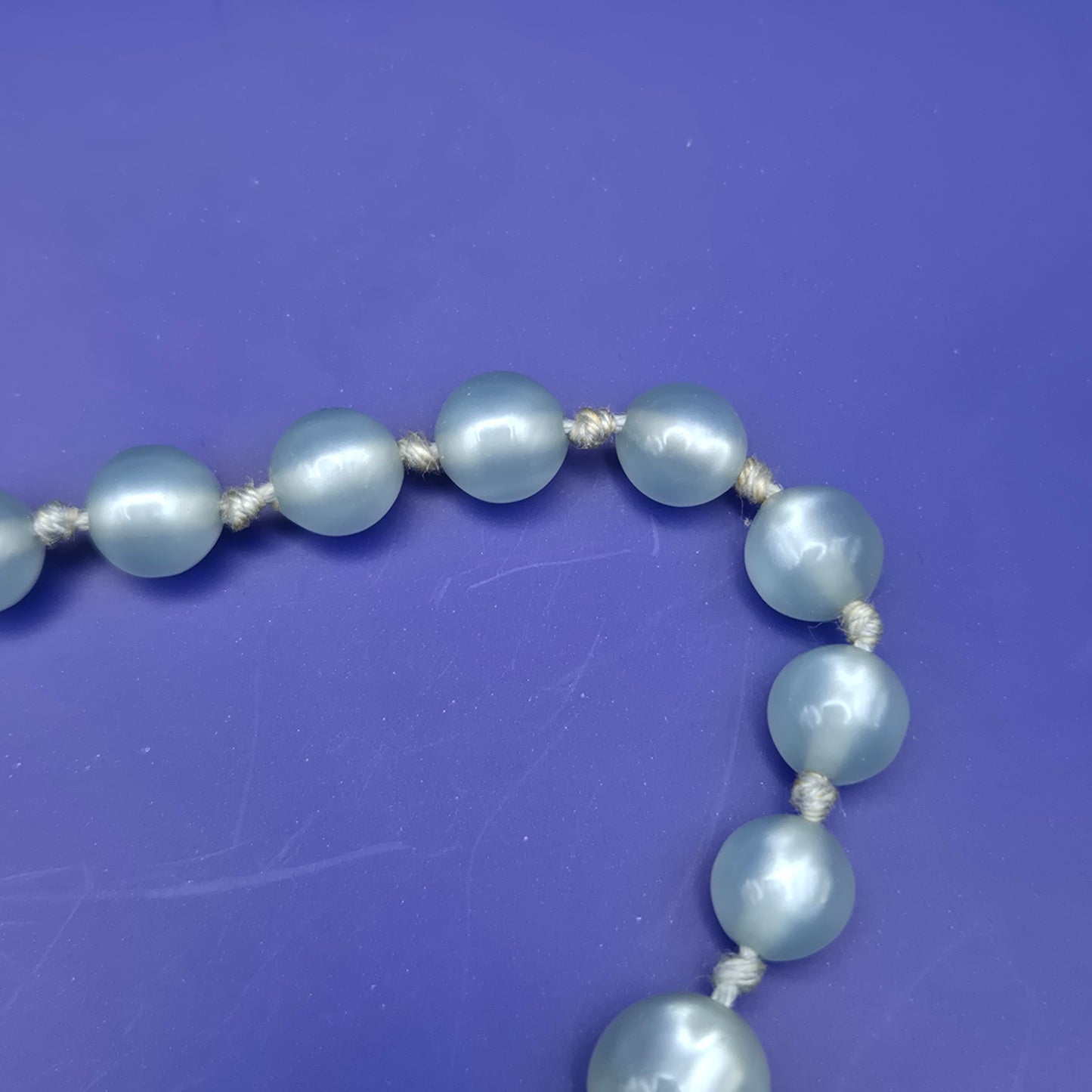 Elegante Vintage Perlenkette mit Verlauf in Pastellblau