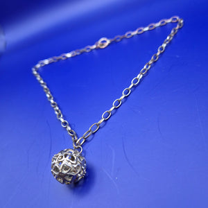 Vintage Kette mit filigranem Kugel Anhänger