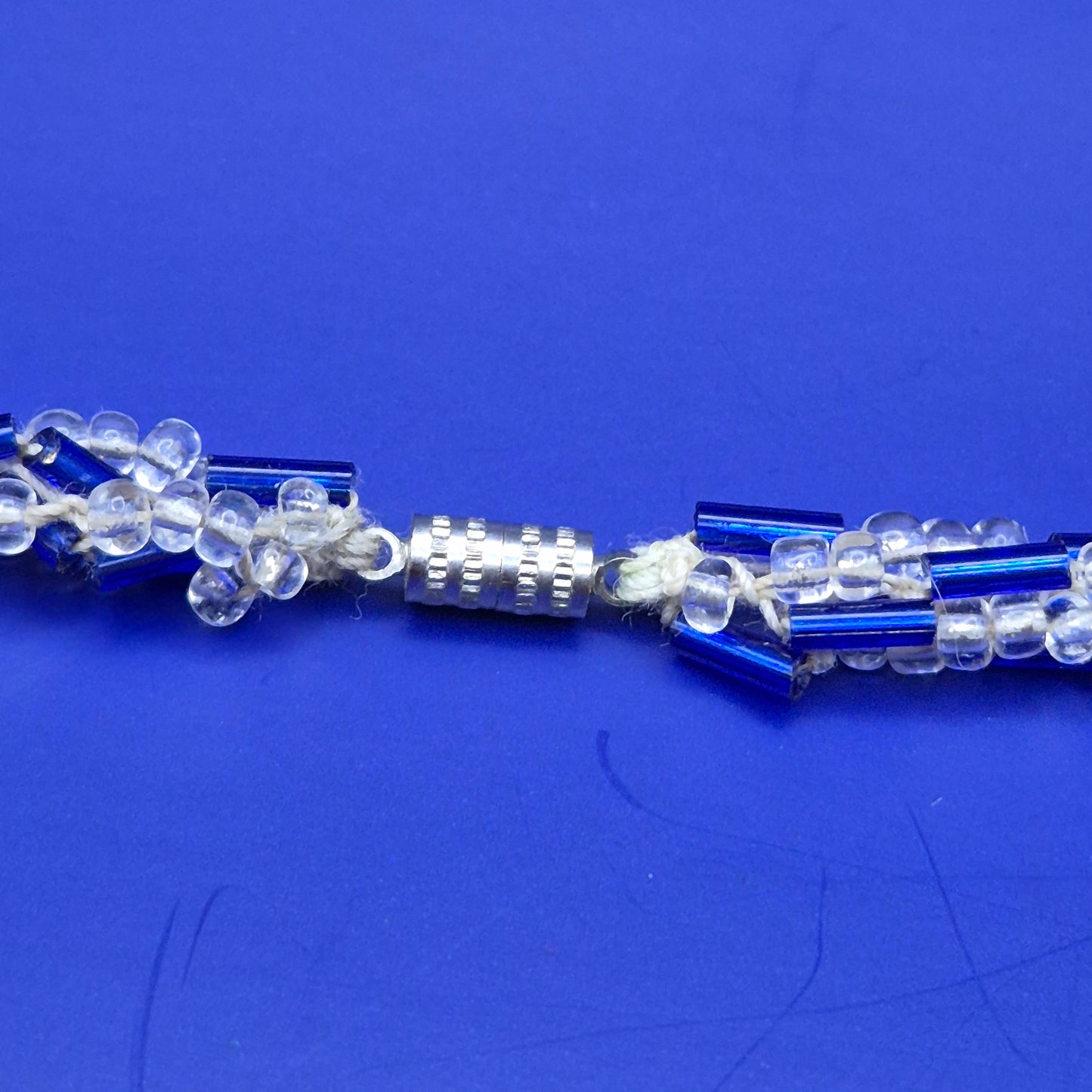 Vintage Kette Blau Weiß gedrehtes Design Glasperlen 45 cm