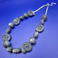 Statement Kette mit Ammoniten-Optik Perlen grau weiß 48 cm