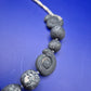 Statement Kette mit Ammoniten-Optik Perlen grau weiß 48 cm