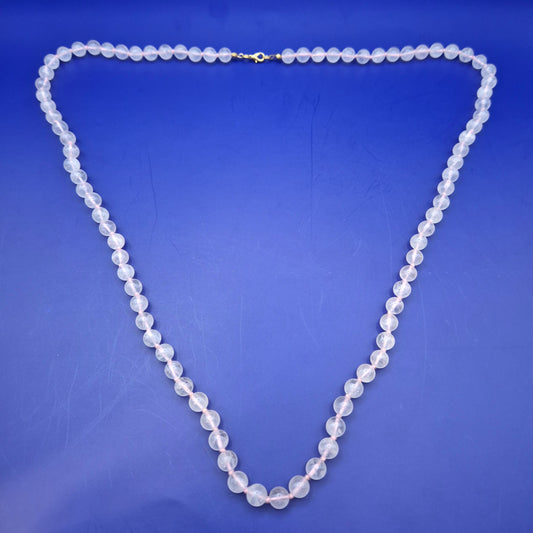 Elegante Rosenquarz Perlenkette mit Goldverschluss