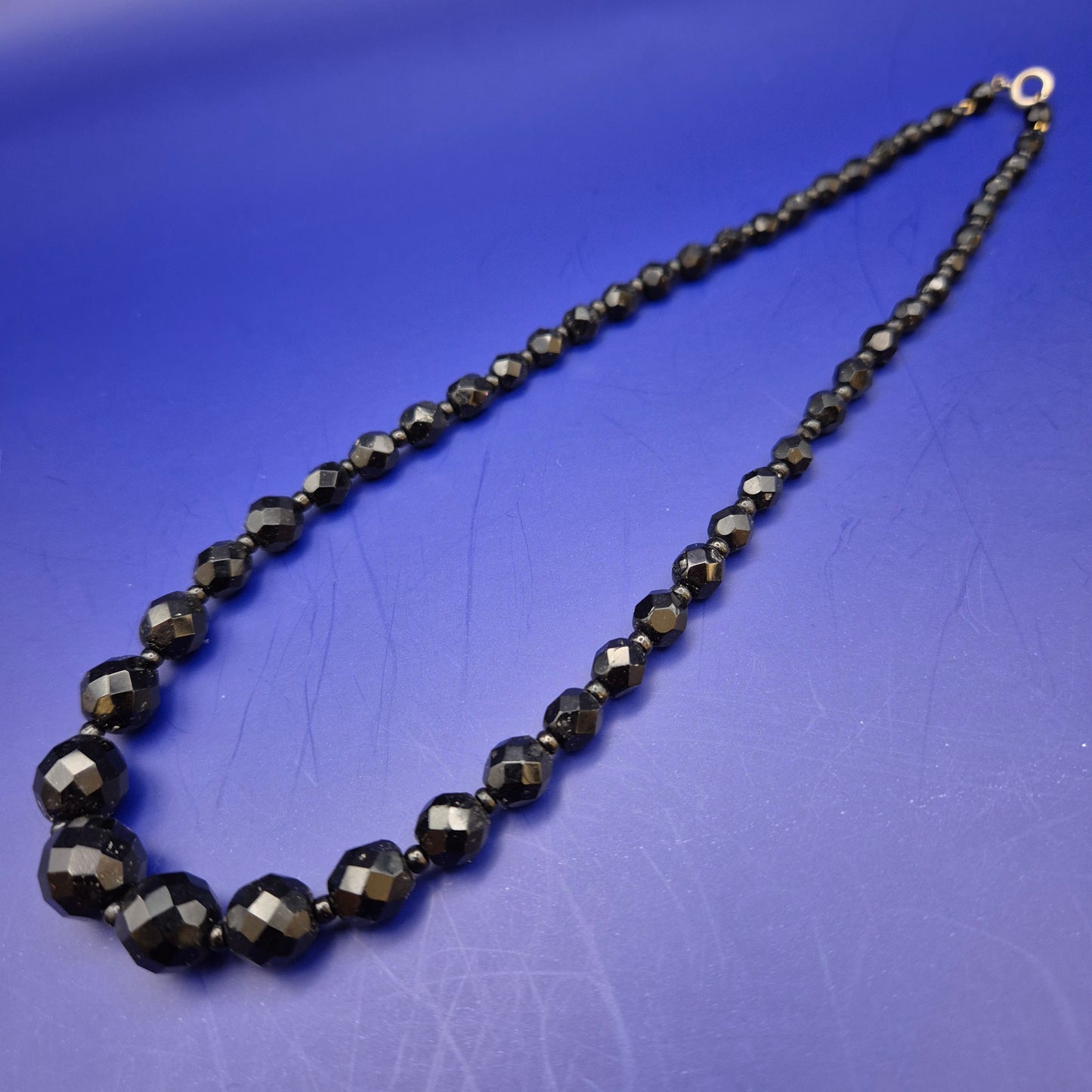 Elegante Vintage Collier Kette mit facettierten schwarzen Perlen
