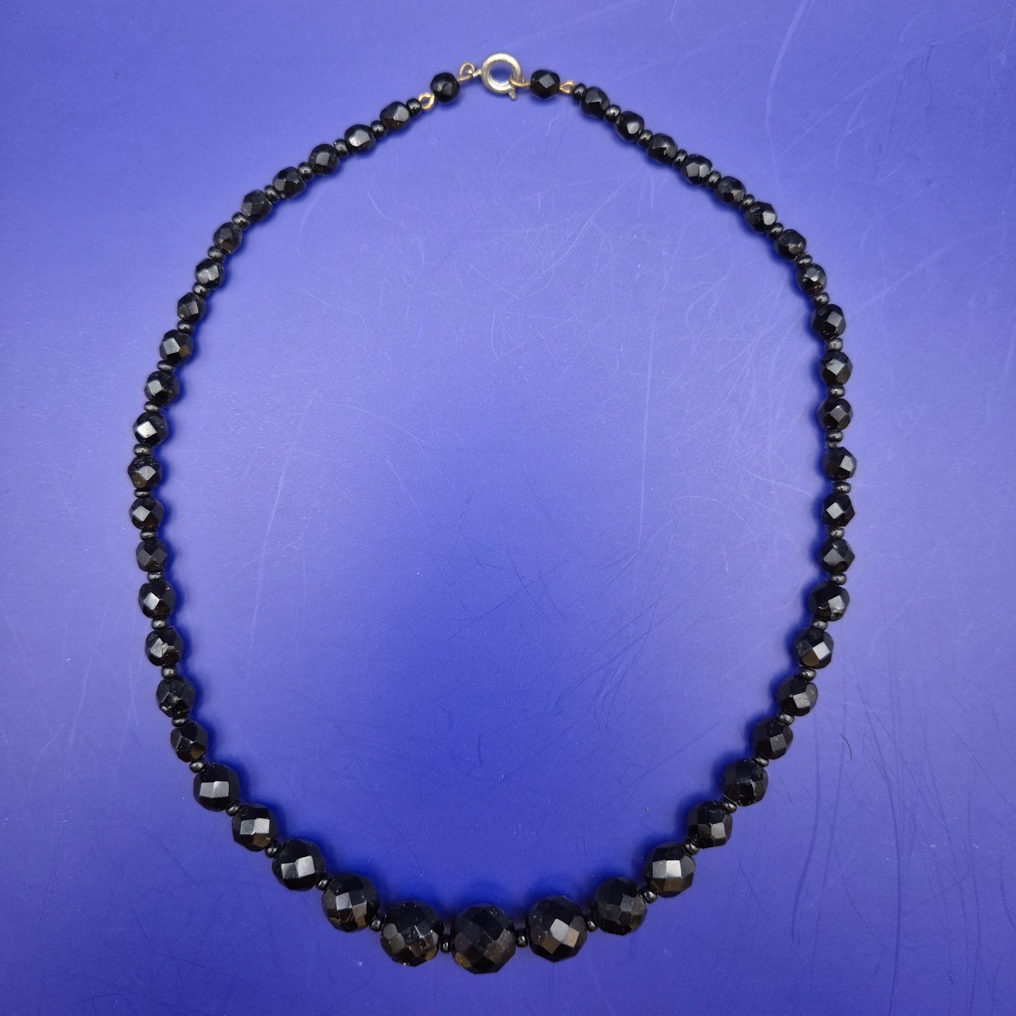Elegante Vintage Collier Kette mit facettierten schwarzen Perlen