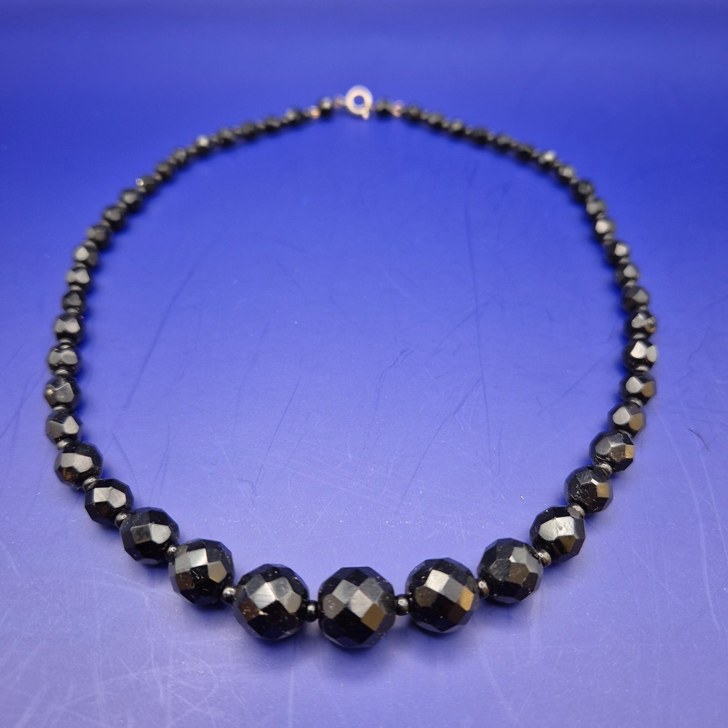 Elegante Vintage Collier Kette mit facettierten schwarzen Perlen