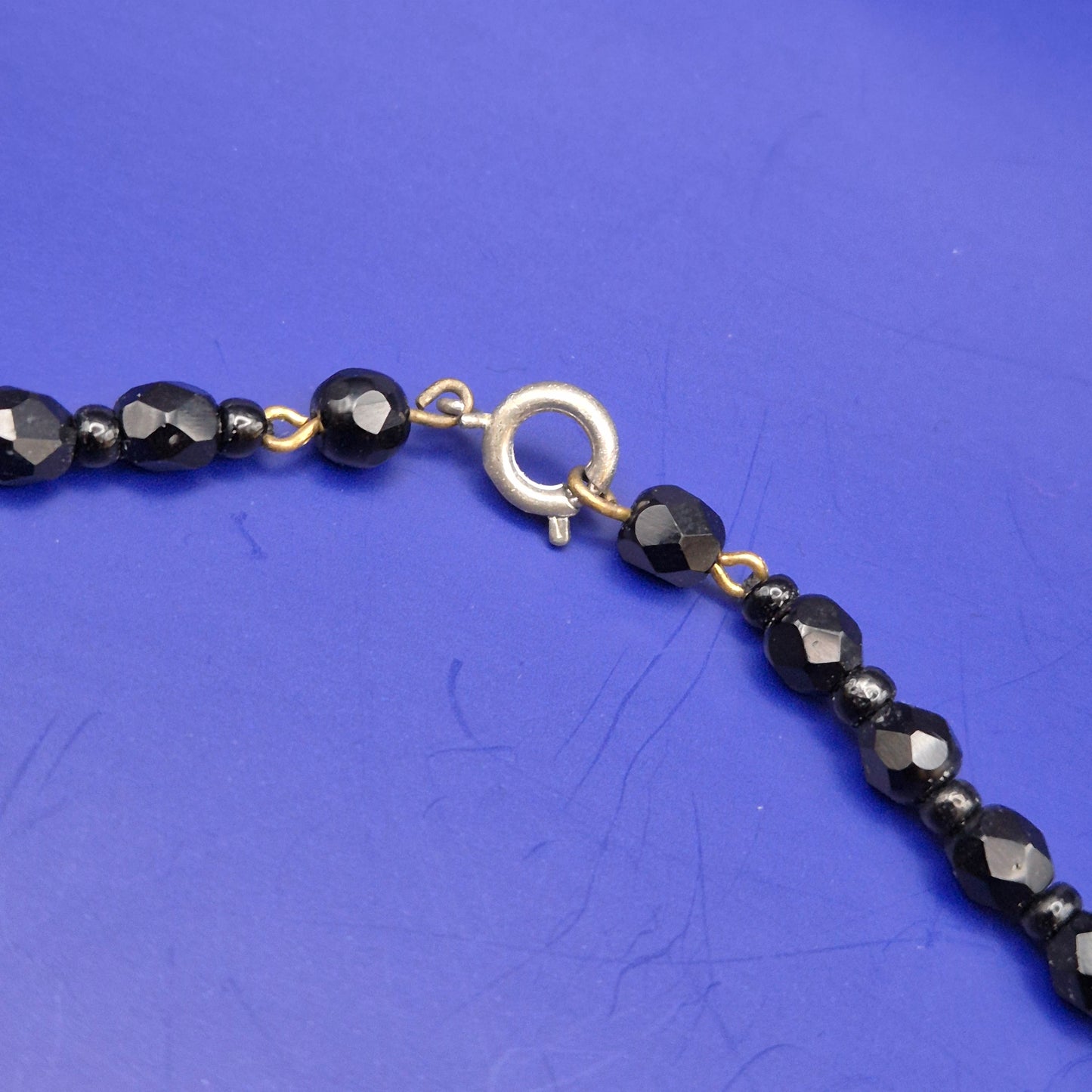 Elegante Vintage Collier Kette mit facettierten schwarzen Perlen