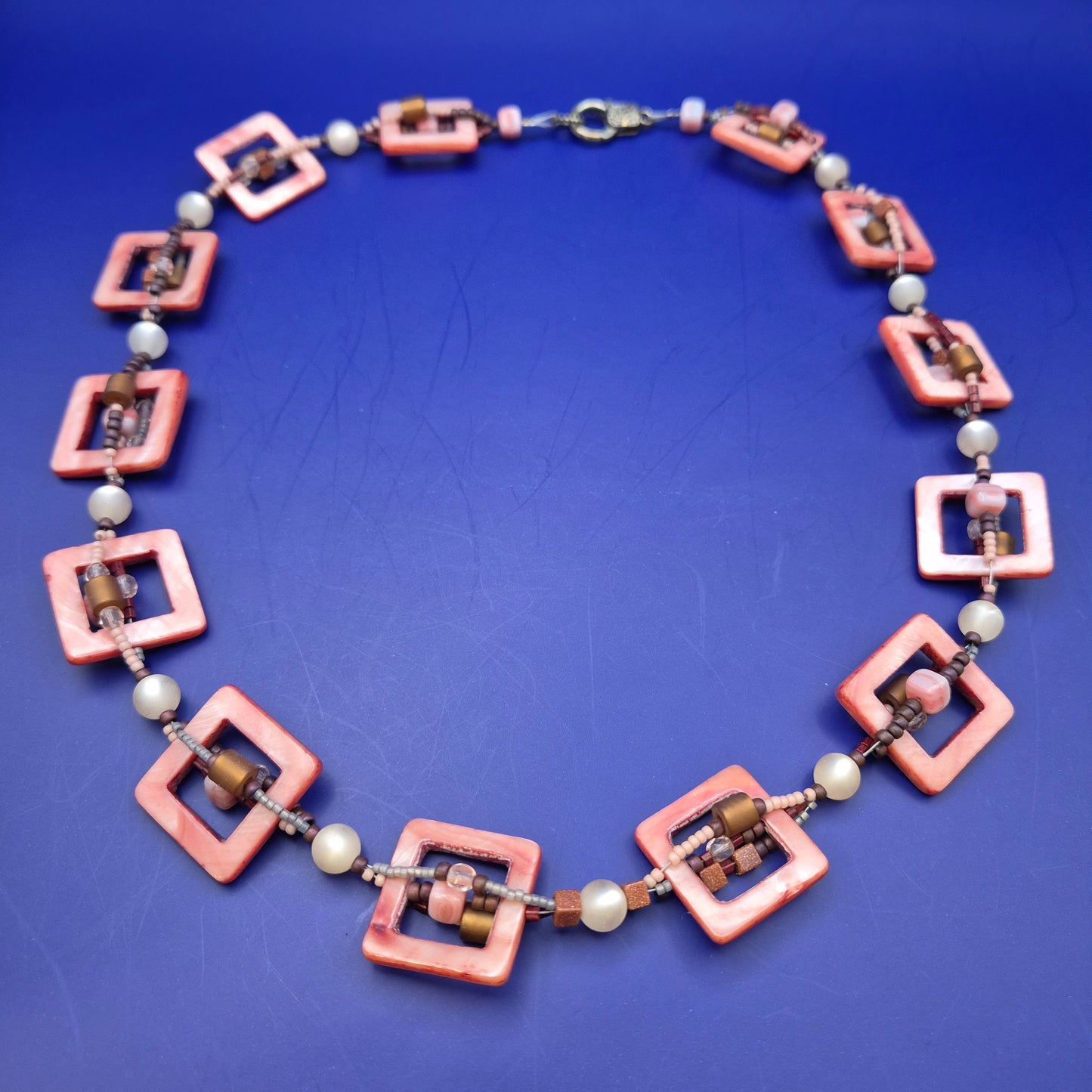 Vintage Statement Kette mit rosa Quadrat-Elementen und Perlen