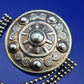 Vintage Brosche mit Kettenelementen im keltischen Stil