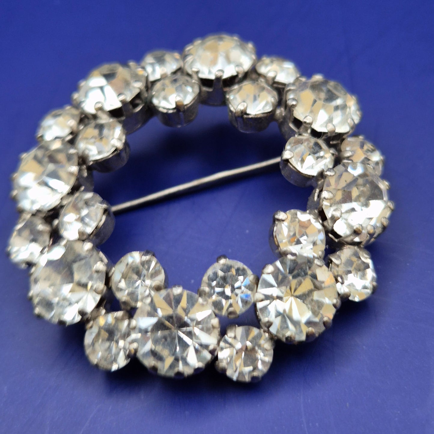 Vintage Kristall Brosche Rund Design Silberfarben