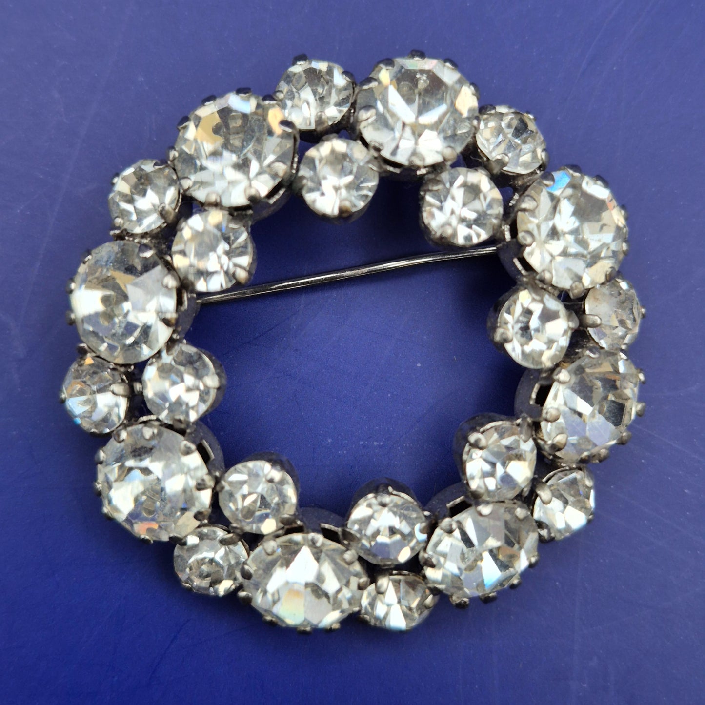 Vintage Kristall Brosche Rund Design Silberfarben