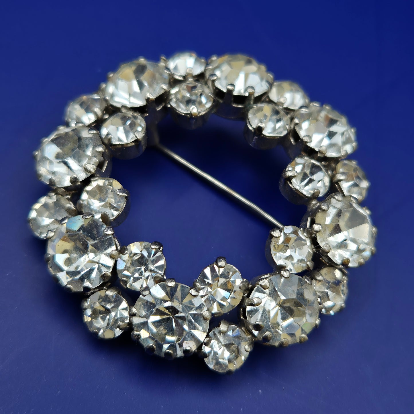 Vintage Kristall Brosche Rund Design Silberfarben