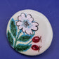 Handbemalte Keramik Brosche mit Wildrosen Motiv