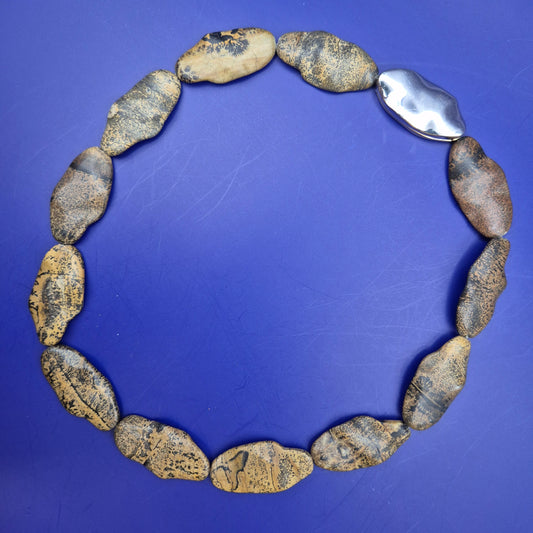 Einzigartige Naturstein Kette mit markantem Verschluss