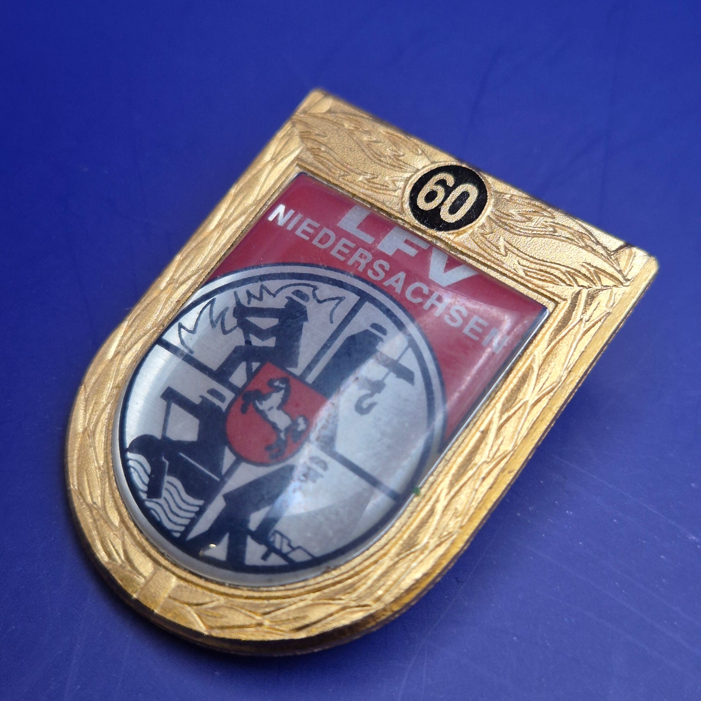 Vintage LFV Niedersachsen Jubiläumsnadel 60 Jahre Feuerwehr Anstecknadel