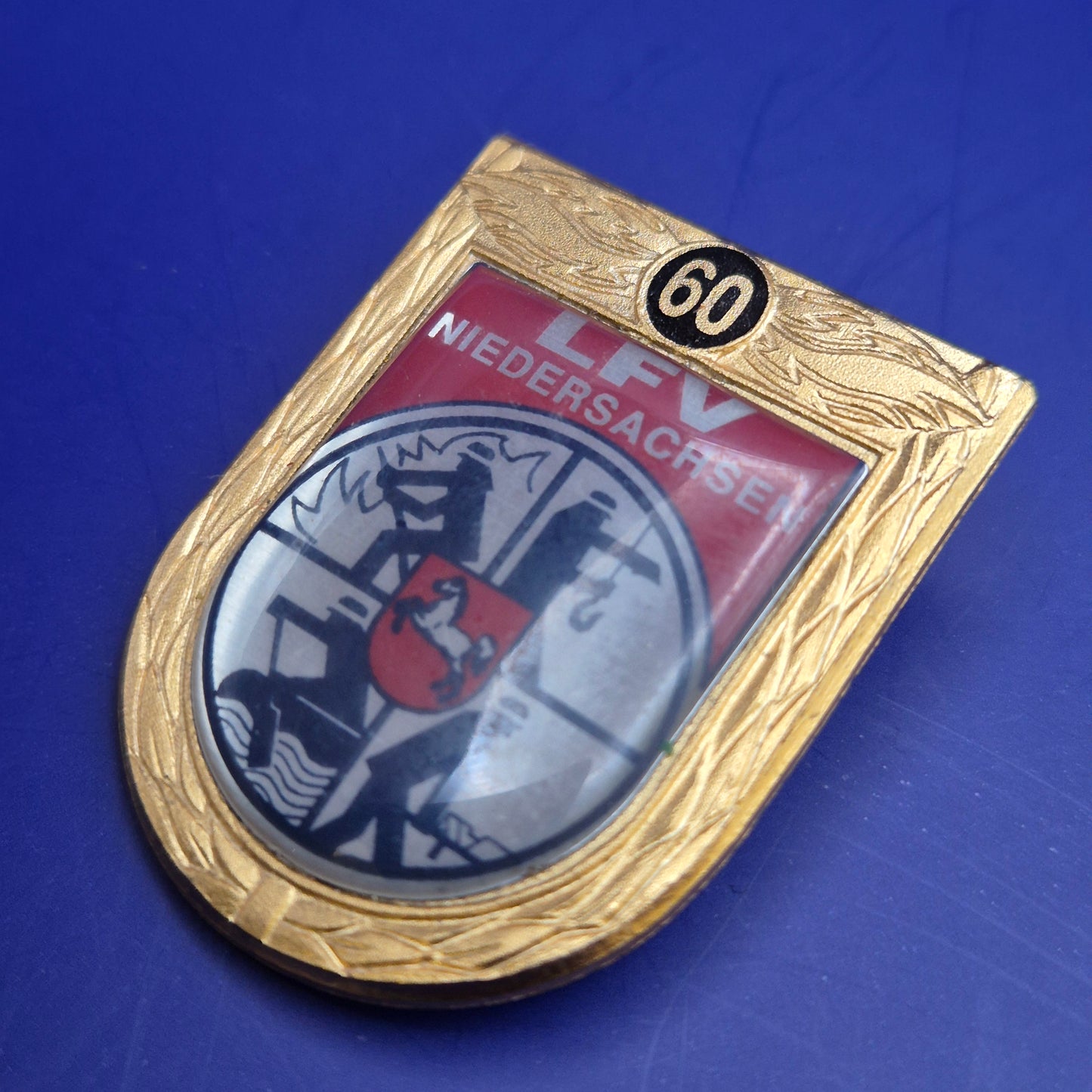 Vintage LFV Niedersachsen Jubiläumsnadel 60 Jahre Feuerwehr Anstecknadel
