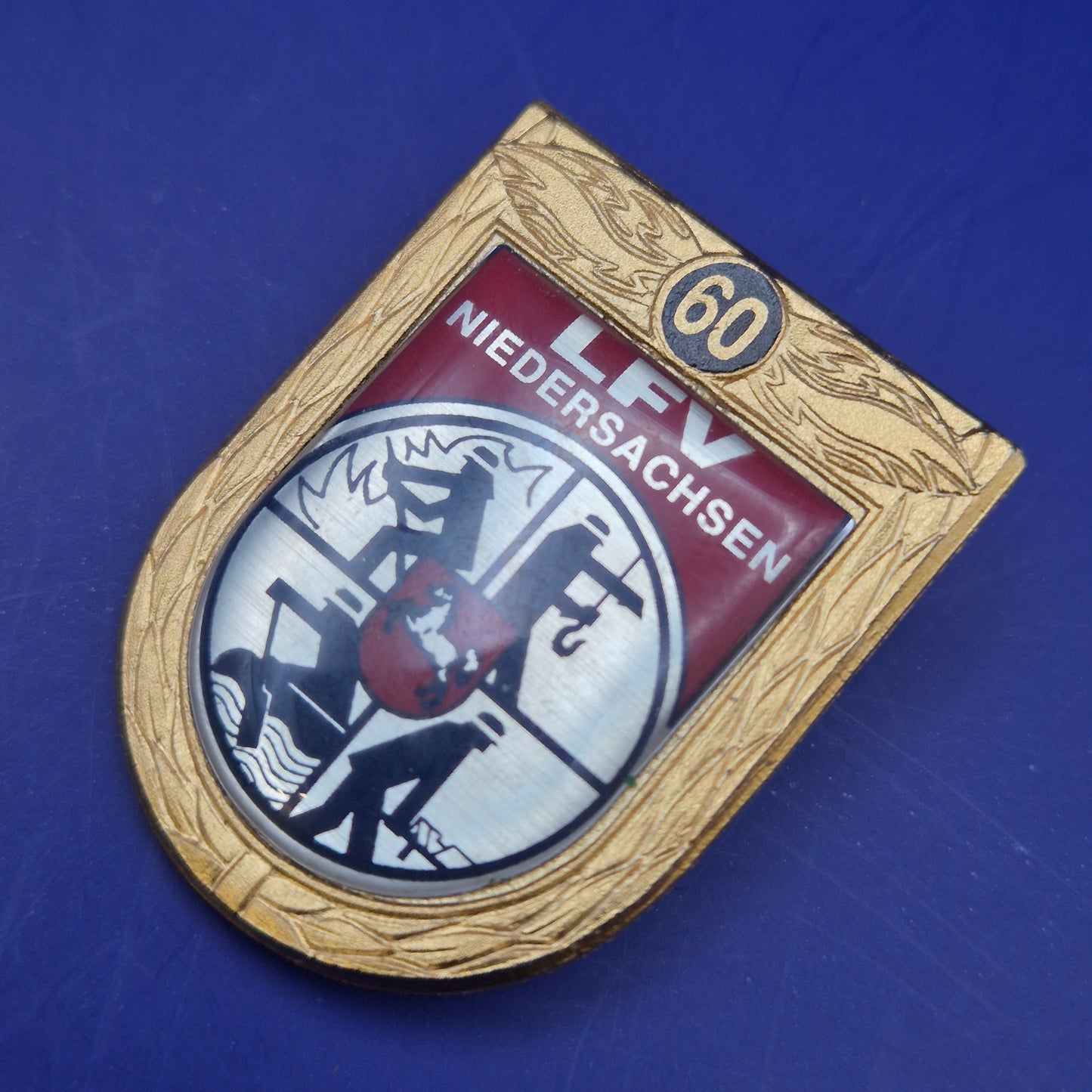 Vintage LFV Niedersachsen Jubiläumsnadel 60 Jahre Feuerwehr Anstecknadel