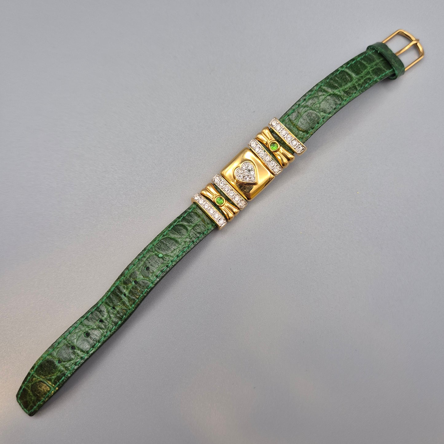 Vintage Damen Armband mit Herz Motiv und Strass Steinen
