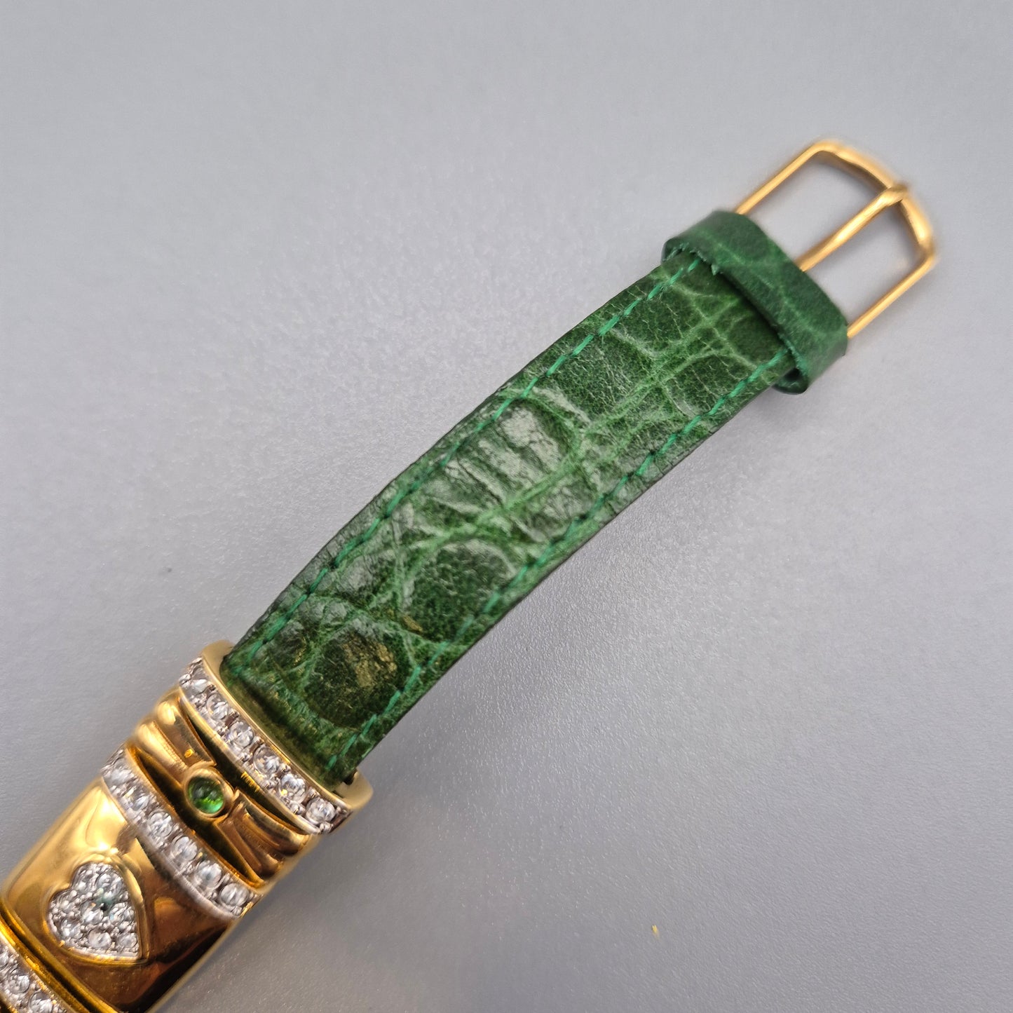 Vintage Damen Armband mit Herz Motiv und Strass Steinen