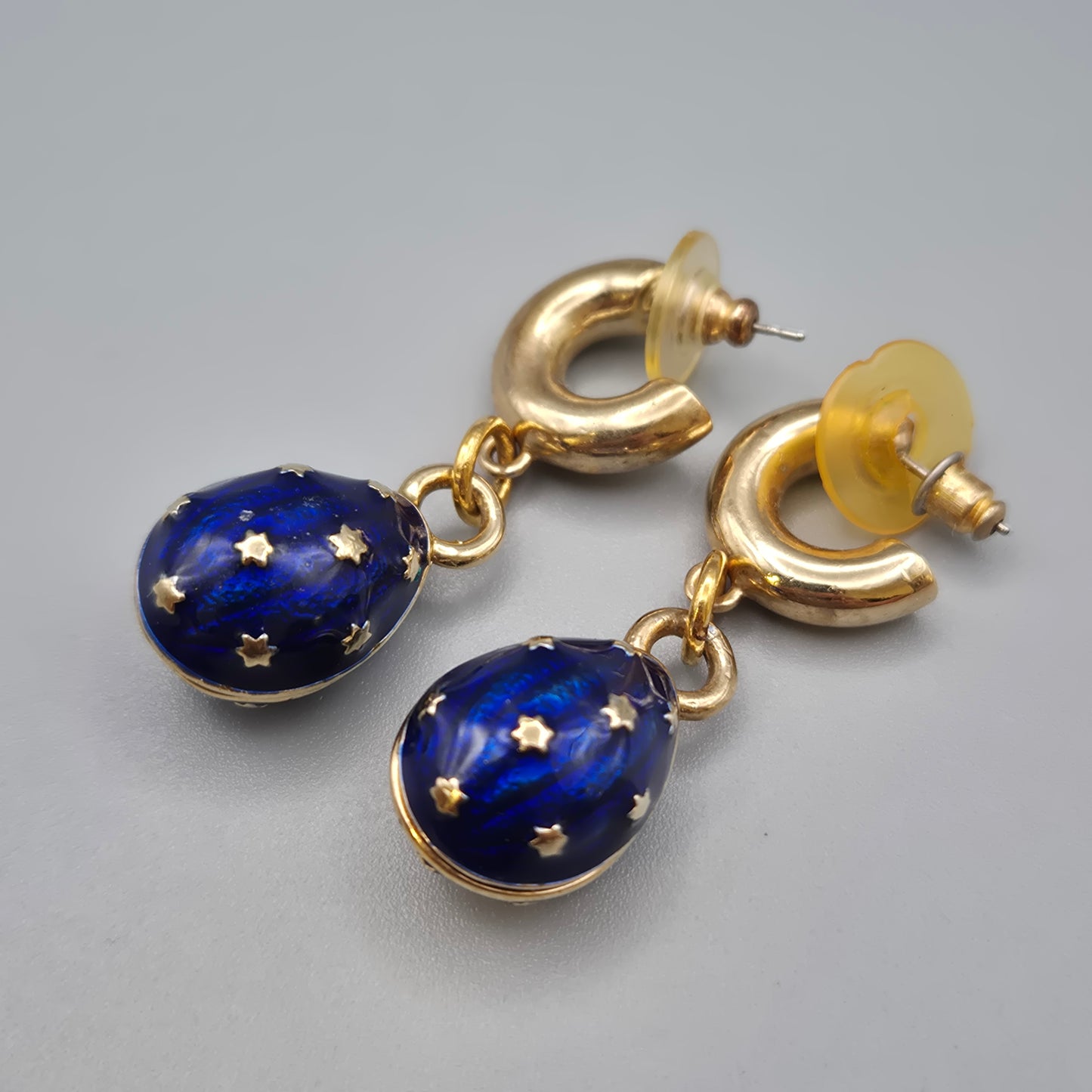 Vintage Ohrhänger Goldfarben mit blauen Emaille Sternen Anhängern