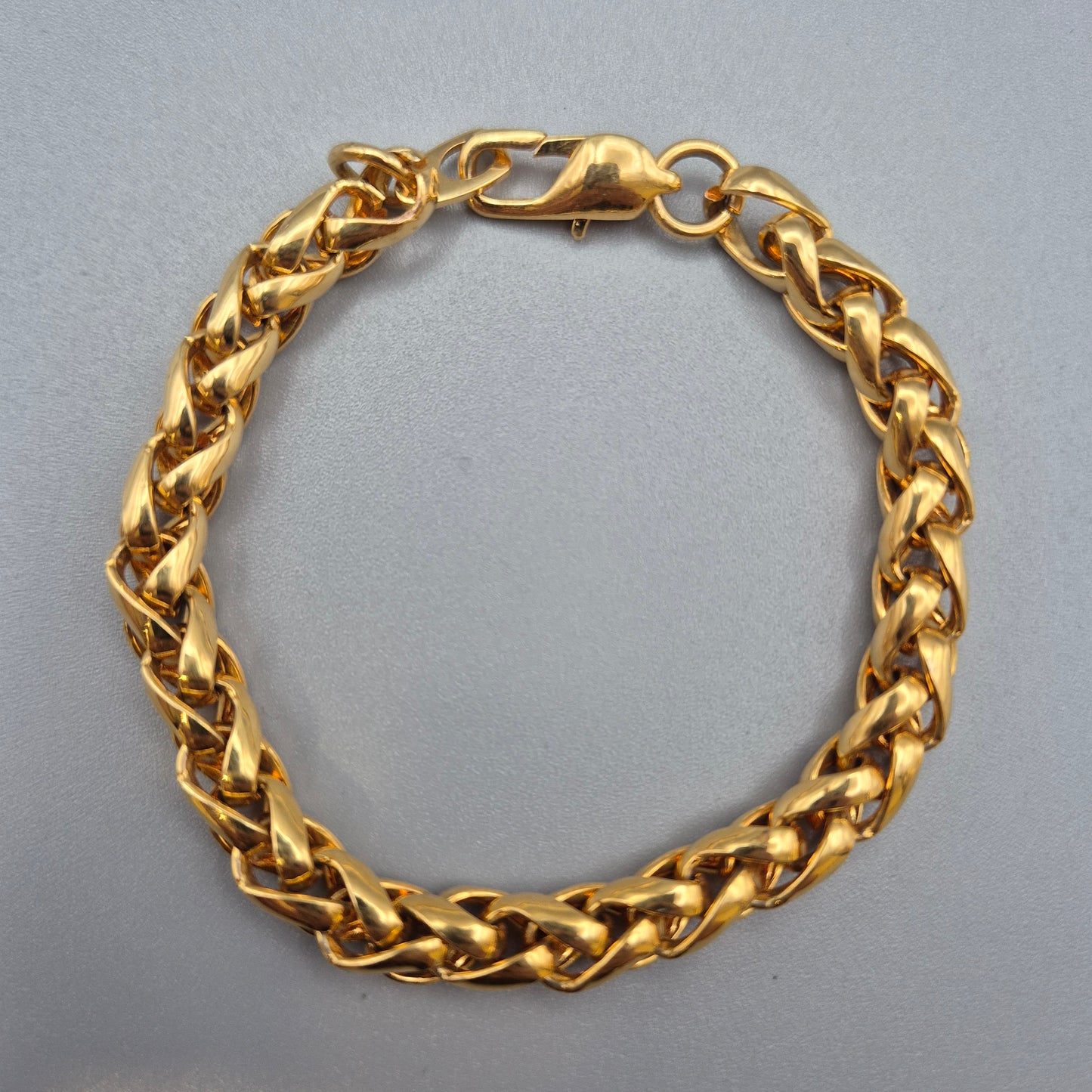 Goldfarbenes Panzerarmband Weizenmuster Vintage Stil
