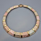 Elegante Vintage Kette mit Steinsegmenten und Goldakzenten