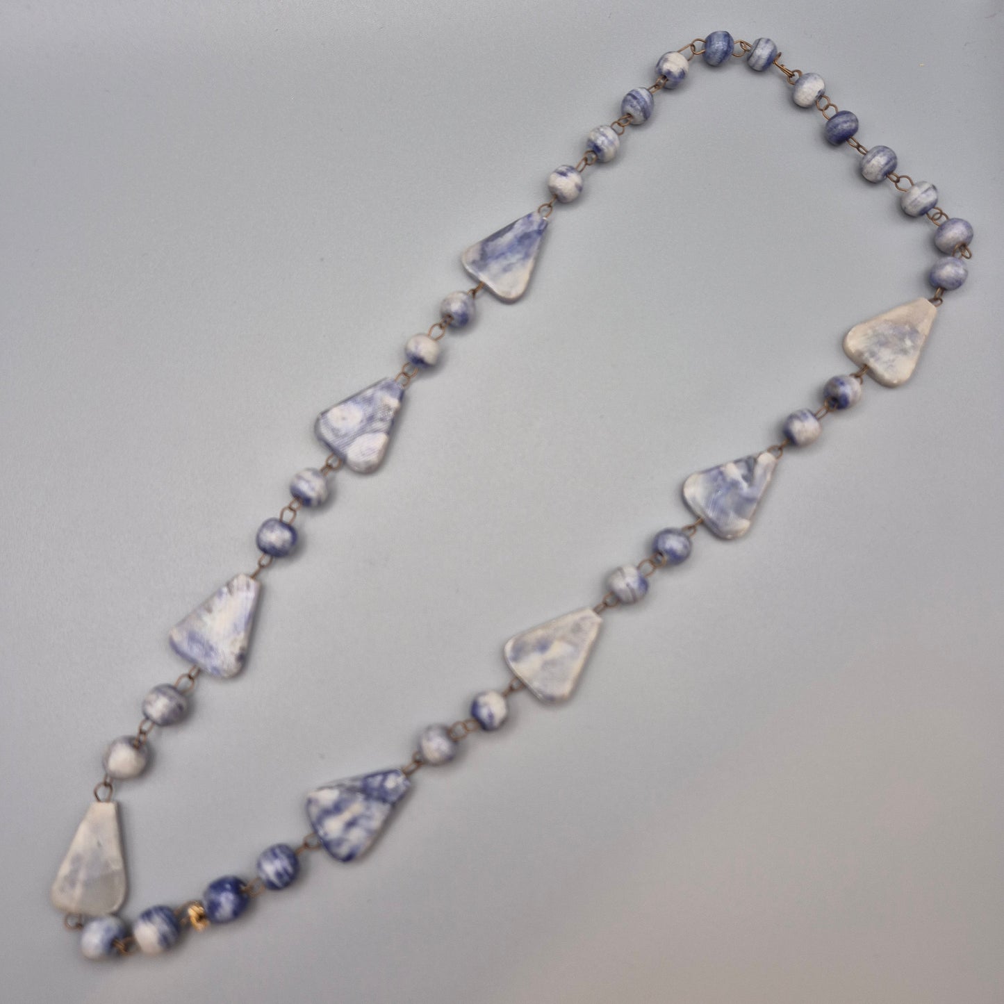 Vintage Kette Blau Weiß Marmorierte Perlen Geometrische Elemente