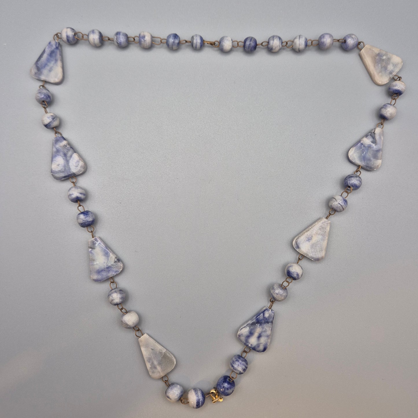 Vintage Kette Blau Weiß Marmorierte Perlen Geometrische Elemente