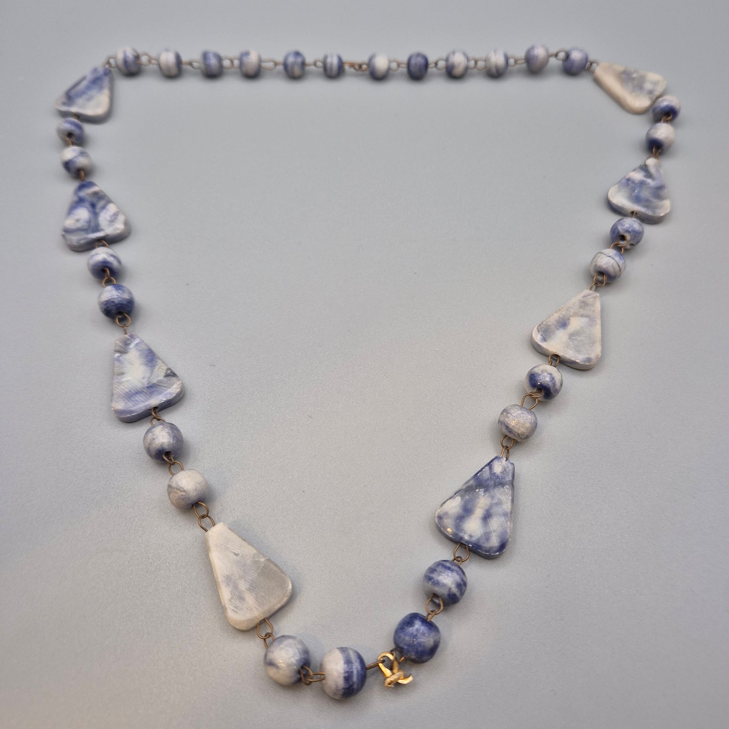 Vintage Kette Blau Weiß Marmorierte Perlen Geometrische Elemente