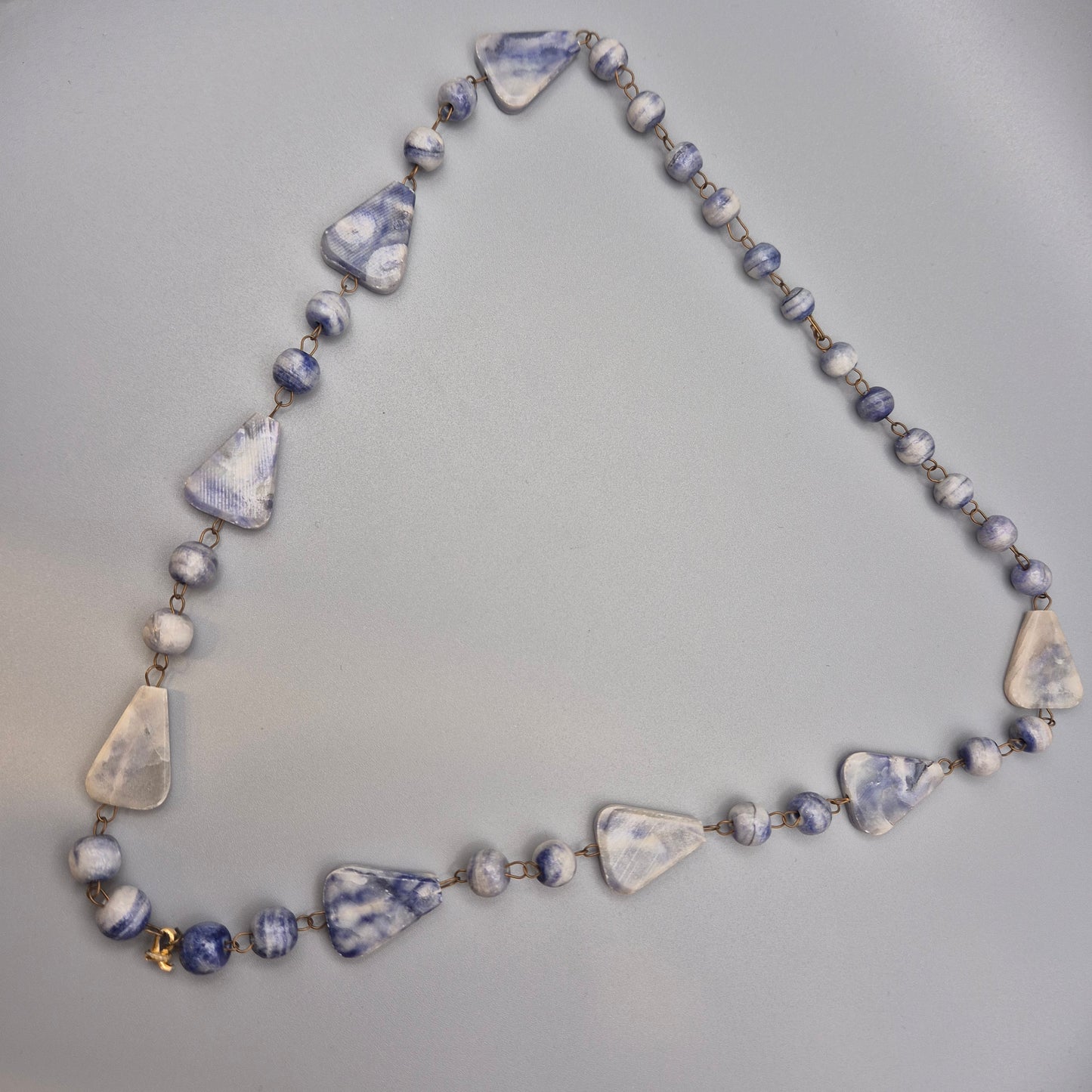 Vintage Kette Blau Weiß Marmorierte Perlen Geometrische Elemente