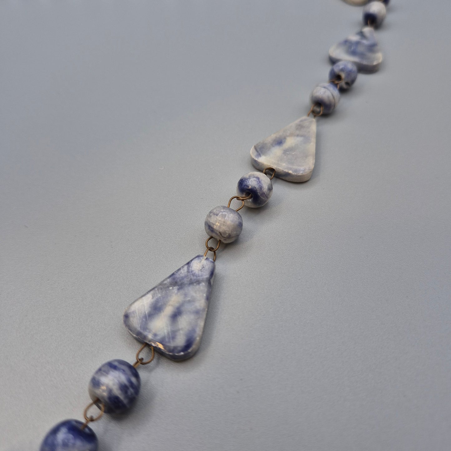 Vintage Kette Blau Weiß Marmorierte Perlen Geometrische Elemente