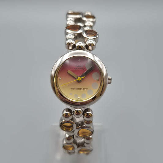 Vintage Q&Q Damen Armbanduhr mit abstraktem Gliederarmband