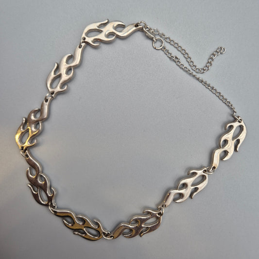 Vintage Flammen Gliederhalskette Y2K Style Silberfarben