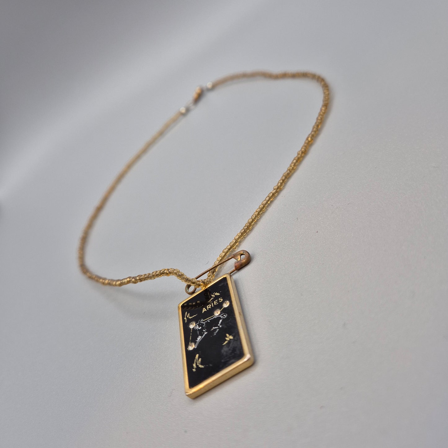Vintage Sternzeichen Kette ARIES Widder mit Anhänger Goldfarben