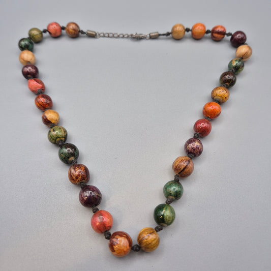 Bunte handgeknüpfte Statement Kette mit Holzperlen