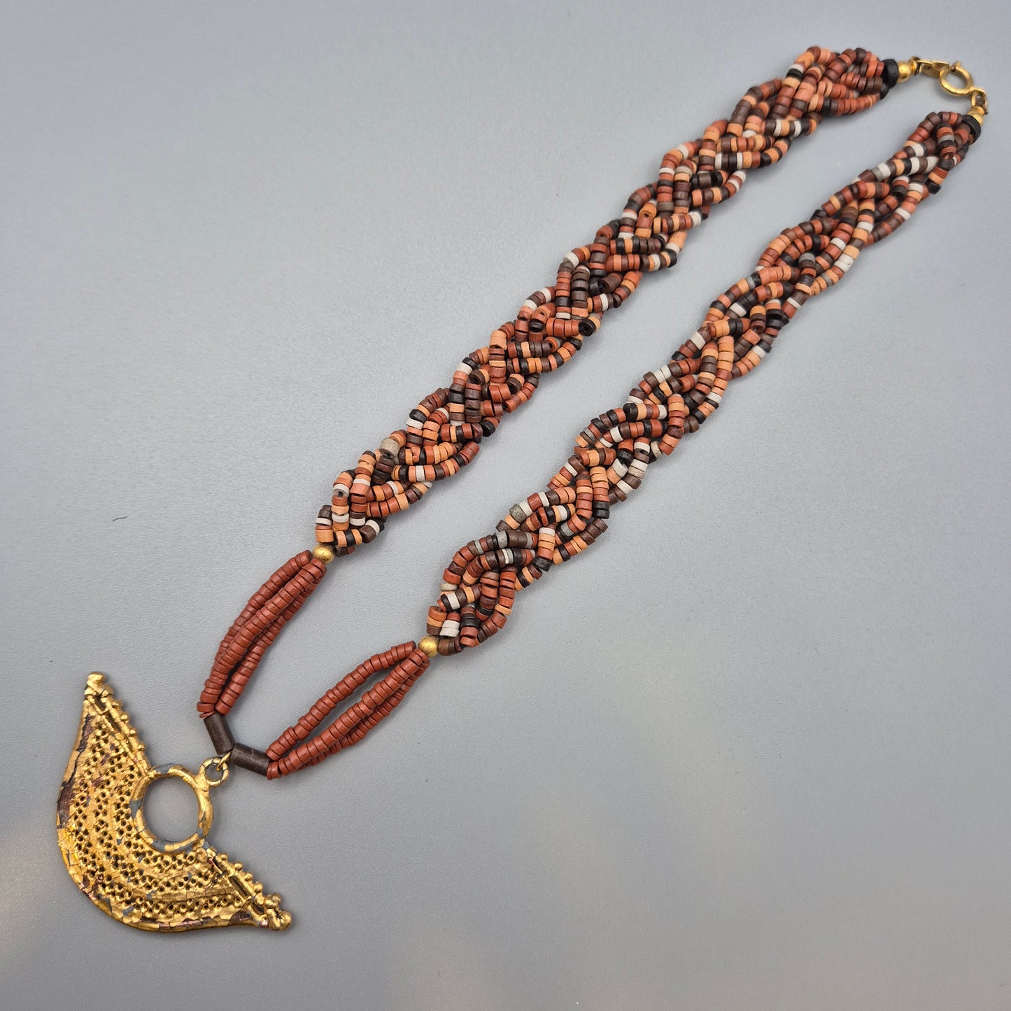 Vintage Ethno Kette mit goldenem Filigran Anhänger geflochten